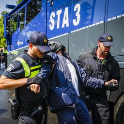 Ruim 1.500 arrestaties bij klimaatblokkade A12, 40 actievoerders vervolgd