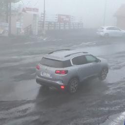 Video | Siciliaanse stad Catania bedolven onder as na uitbarsting Etna