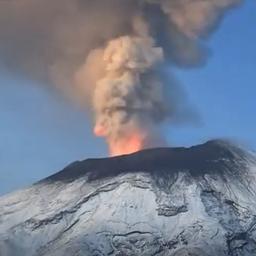 Video | Timelapse toont rokende vulkaan Popocatépetl in Mexico