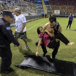 Zeker twaalf doden door stormloop bij voetbalstadion in El Salvador