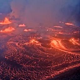 Video | Hawaïaanse krater verandert in ‘lavameer’ na uitbarsting