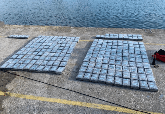 Kustwacht onderschept boot met 260 kilo cocaïne
