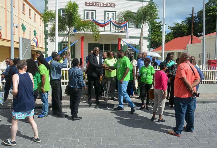 Minister VSA St. Maarten spant zaak aan tegen CEO AVA Airways