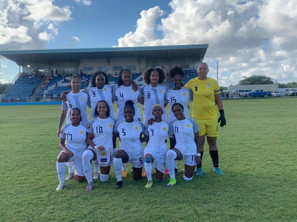 Vrouwenelftal promoveert naar B-poule door winst op Anguilla