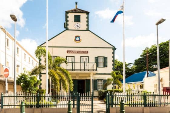 Drie minderjarige op St. Maarten veroordeeld voor mishandeling en steekpartij