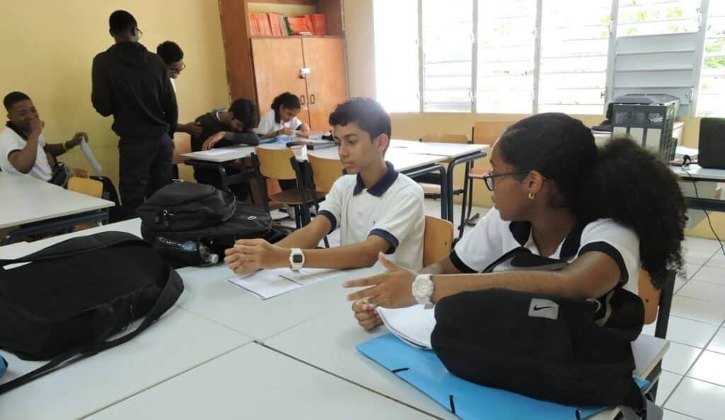 Slecht weer leidt tot sluiting van scholen op Sint Maarten