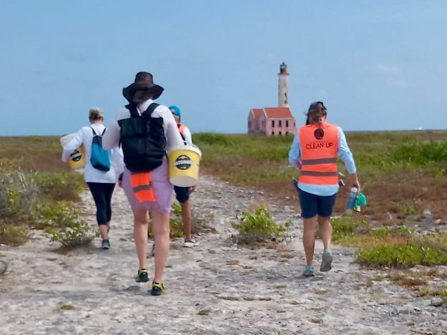 Curaçao Clean Up merkt verschil: hoeveelheid plastic in zee dringt terug