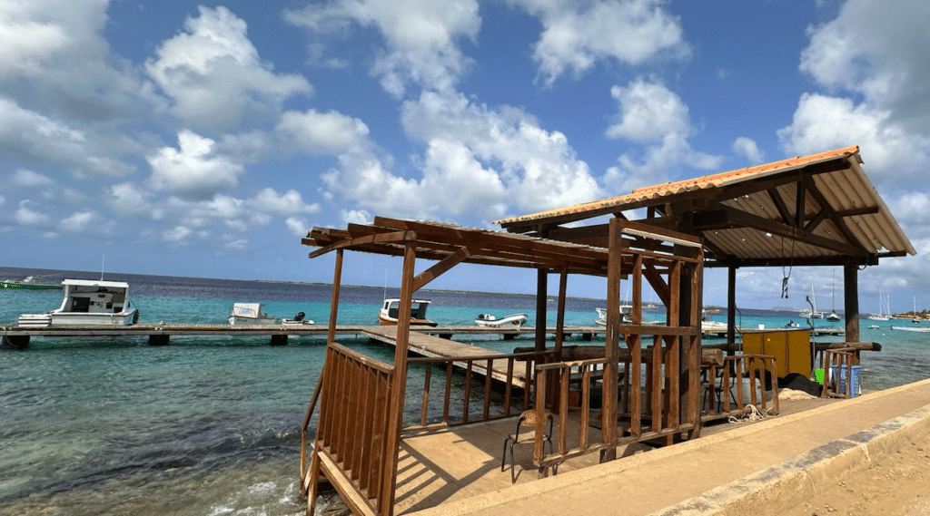 Visserspier Kaya J.N.E. Craane op Bonaire tijdelijk gesloten wegens overlast