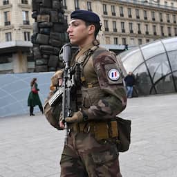 Frankrijk zet duizenden extra militairen in vanwege terroristische dreiging