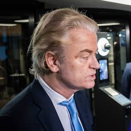 Wilders geeft formatiepartner VVD ondanks Putters’ advies weer een sneer op X