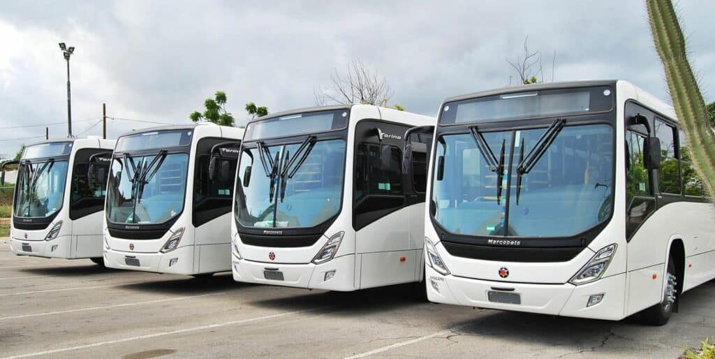 Vijf nieuwe bussen voor Autobusbedrijf Curaçao