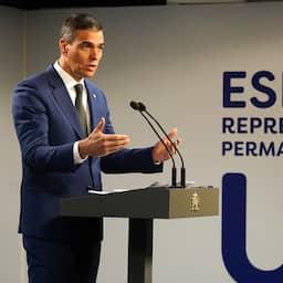 Spaanse premier denkt aan stoppen na ‘politieke pestoperatie’: dit speelt er