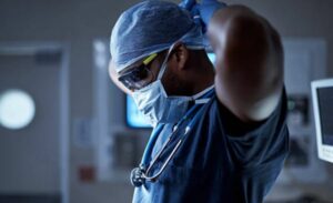 Regering wil salaris medisch specialisten onder voorwaarden verhogen